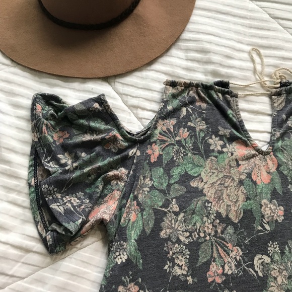 Cozy Fall Floral Dress - Picture 2 of 5